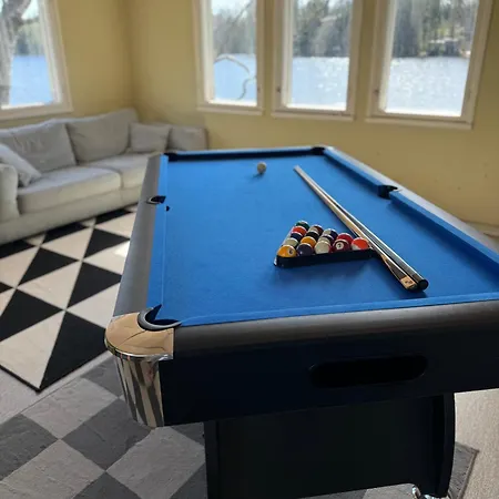 Lakeview Apartment, 에스포