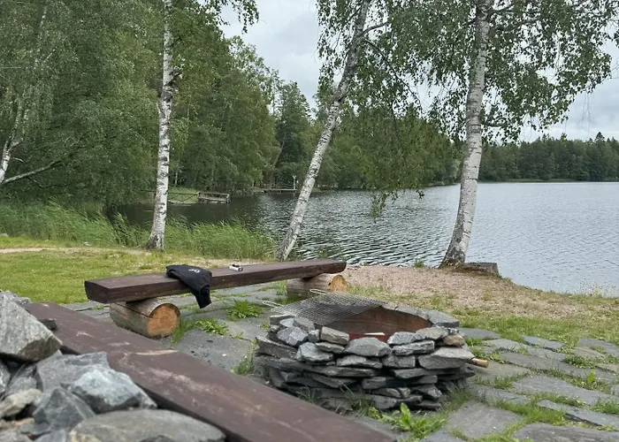 Lakeview Apartment, *